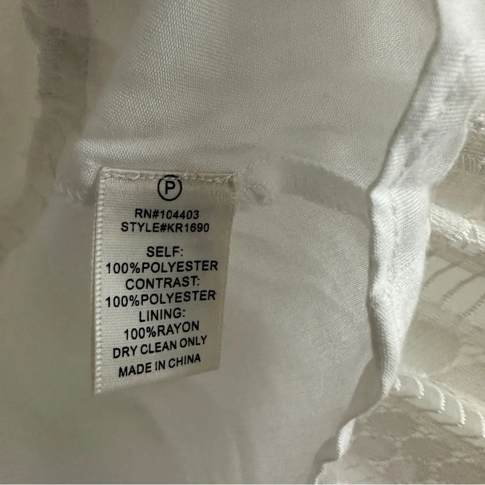 J.O.A. Lace Pleated Peplum Sleeveless Top Like New - Picture 3 of 4